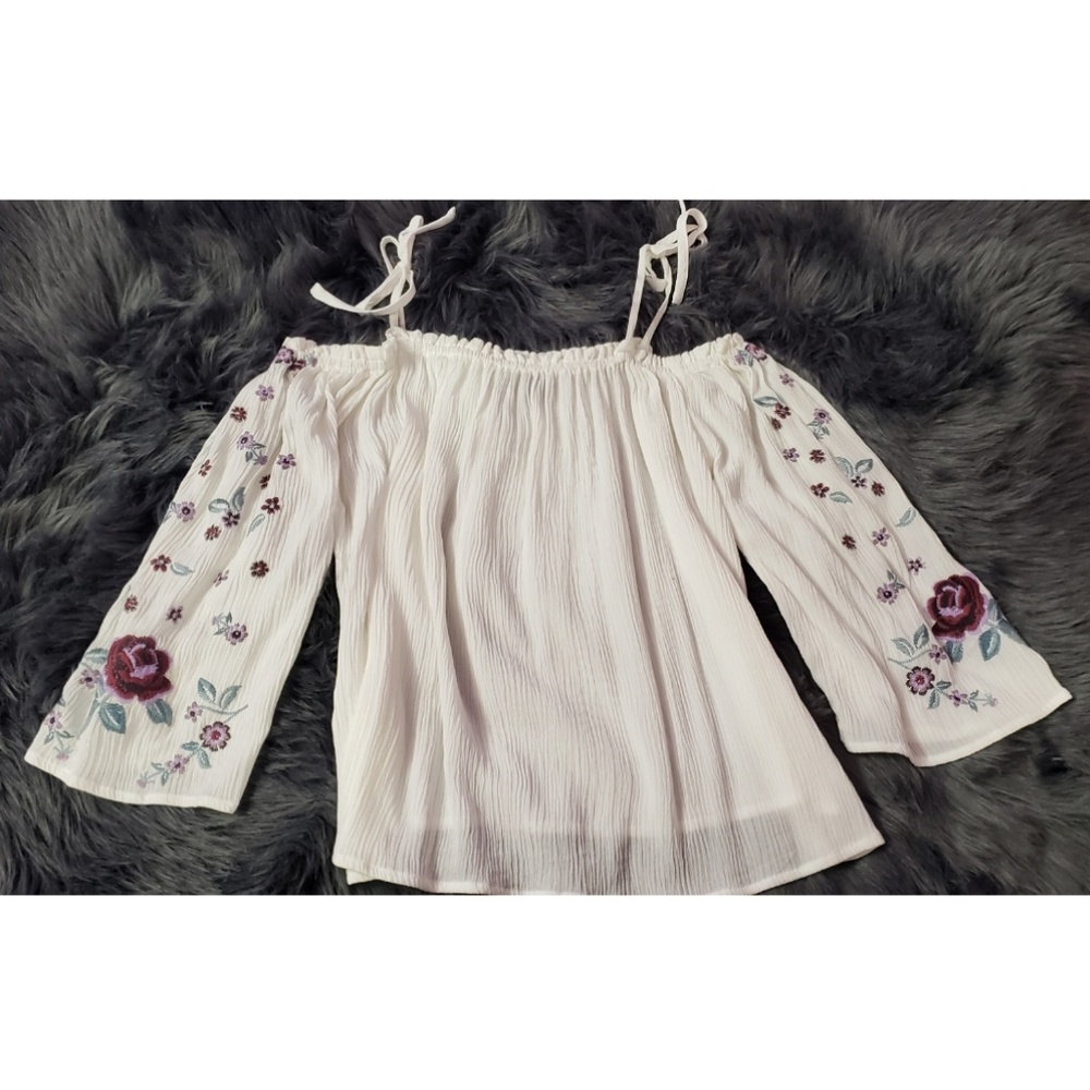 Off Shoulder Floral Top.